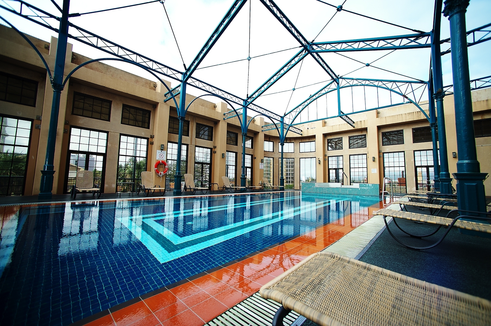 Swimming-pool-Glenelg